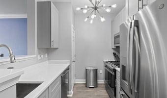 4850 EISENHOWER Ave 418, Alexandria, VA 22304