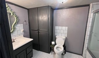 1421 Hendrix St, Altus, AR 72821