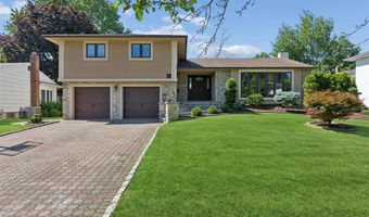 51 Dogwood Rd, Albertson, NY 11507