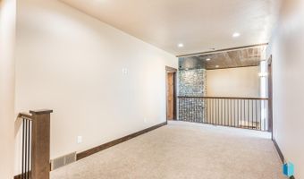 2816 E Sunflower Cir, Brandon, SD 57005