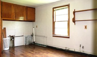 2842 Fairview Dr, Ashtabula, OH 44004