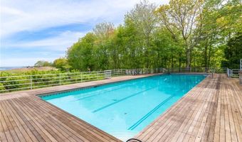 275 Boston Neck Rd, Narragansett, RI 02882