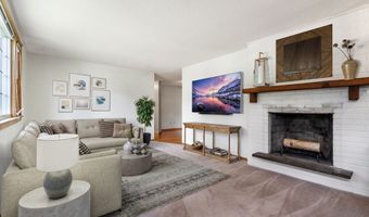 129 Plymouth Rd, Bellingham, MA 02019