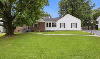9860 Berwick Dr, Affton, MO 63123