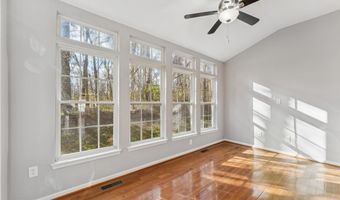 2000 GOLDEN MORNING Dr 32, Bowie, MD 20721