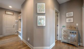 823 155th Cir, Basehor, KS 66007