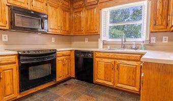 994 COMANCHE Trl, Anniston, AL 36206
