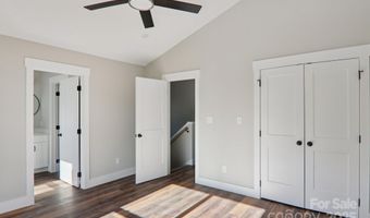 12 Escondido Dr, Asheville, NC 28806