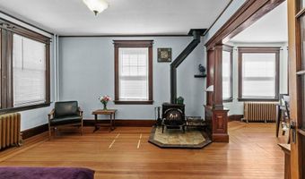 32 Thurston Ave A, Newport, RI 02840