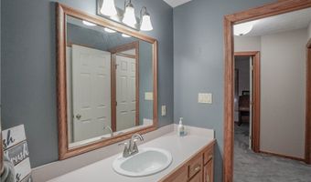2641 Topflite Dr, Akron, OH 44312