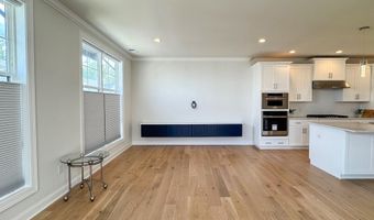 25 Brentwood Cir 25, Danbury, CT 06810