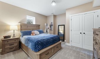 6264 Deer Hollow Rd, Auburn, IN 46706