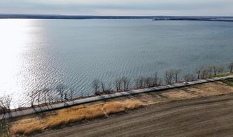 39 W Shore Rd, Alburgh, VT 05440