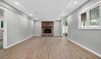 1245 WINAKI Trl, Algonquin, IL 60102