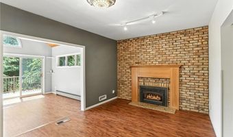 5820 139th St W, Apple Valley, MN 55124