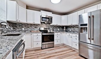 2 Purfleet Dr, Bella Vista, AR 72715