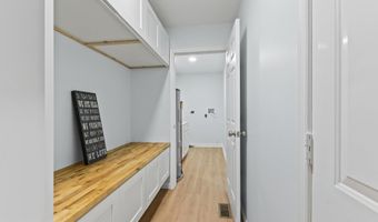 3801 MARGAY Ct, Alexandria, VA 22309