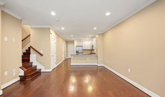 2111 RICHMOND Hwy 101, Alexandria, VA 22301