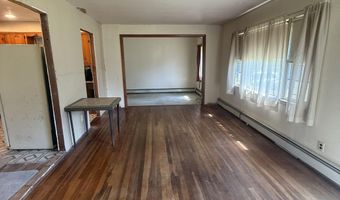 574 Hopping Rd, Belford, NJ 07718