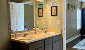 329 River Oaks Dr, Bainbridge, GA 39819