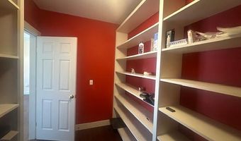 11 Treat St, Belfast, ME 04915