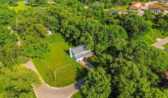 40233 N Lakeview Ave, Antioch, IL 60002