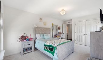 42167 CANARY GRASS Sq, Aldie, VA 20105
