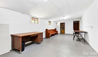 475 Deaverview Rd, Asheville, NC 28806
