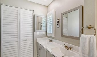 4255 GULF Dr 213, Holmes Beach, FL 34217