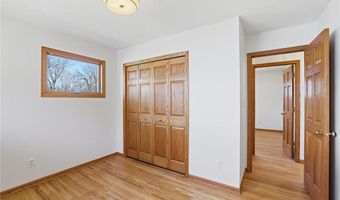 819 9th Ave, Anoka, MN 55303