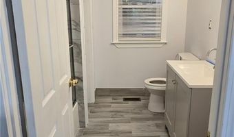 25 Old Oak Ave Ave 1, Cranston, RI 02920