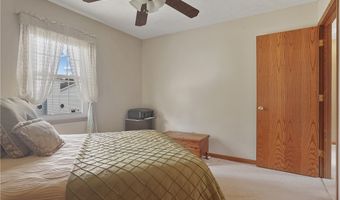 2202 Martin Crest Dr, Akron, OH 44312