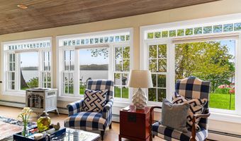16 US-1, Falmouth, ME 04105