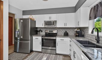1201 SE Michael Dr, Ankeny, IA 50021