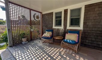 208 Chapel St, Block Island, RI 02807