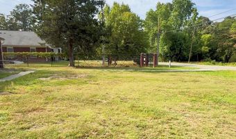 810 S Commerce St, Aulander, NC 27805