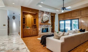4019 Bobbin Ln, Addison, TX 75001