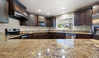 732 3RD St, Brookings, OR 97415