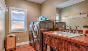 56081 Snow Goose Ct, Bend, OR 97707