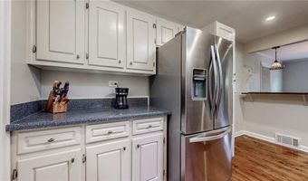 2461 Woodridge Dr, Decatur, GA 30033