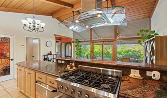 9835 Edgelake Dr, La Mesa, CA 91941