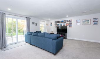 58 Granite Ln, Chester, NH 03036