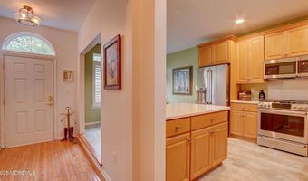 56 W Aspen Way, Aberdeen, NJ 07747