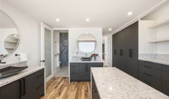 5811 Kalanianaole Hwy, Honolulu, HI 96821