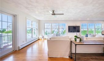 573 Wolcott Ave, Middletown, RI 02842