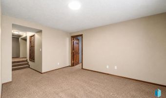 48246 264th St, Brandon, SD 57005