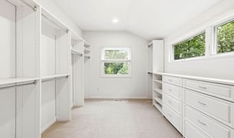 1007 Evergreen Rd, Anchorage, KY 40223