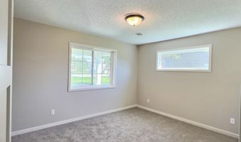 810 Morrison Ave, Annandale, MN 55302