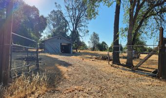 16880 Laverne Ln, Anderson, CA 96007
