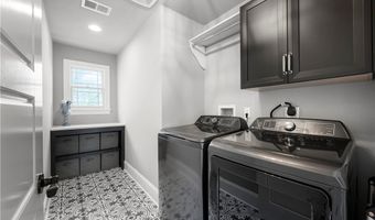 131 Woodford Dr, Adams Twp., PA 16033